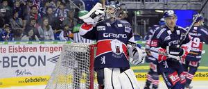 Na geht doch. Und soll auch weitergehen für Goalie Zepp und Kollegen - am Dienstag in Nürnberg.