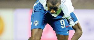 Gestrauchelter Star. Herthas Adrian Ramos hat einen Radfahrer angefahren.