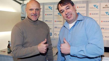 Das Bild täuscht: Bei den Hamburg Freezers ist längst nicht alles topp. Auch wenn Neu-Trainer Benoit Laporte (l.) und Sportdirektor Stephane Richer gern einen anderen Eindruck vermitteln wollen.