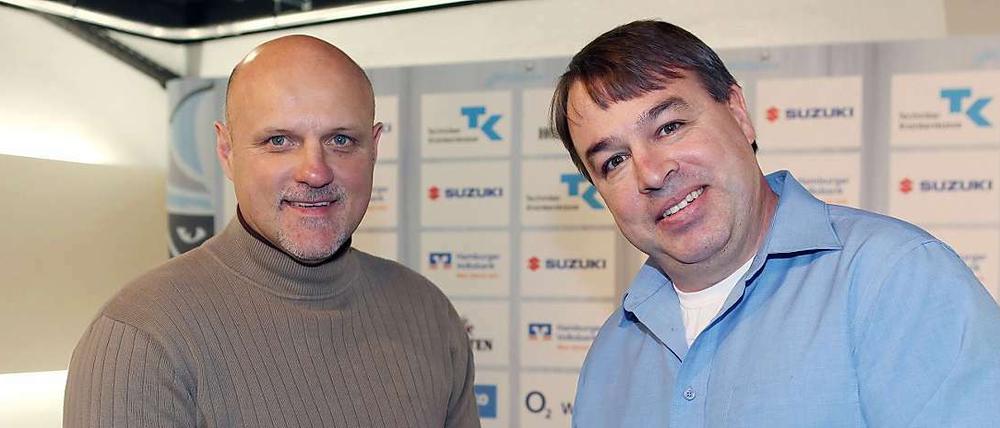 Das Bild täuscht: Bei den Hamburg Freezers ist längst nicht alles topp. Auch wenn Neu-Trainer Benoit Laporte (l.) und Sportdirektor Stephane Richer gern einen anderen Eindruck vermitteln wollen.