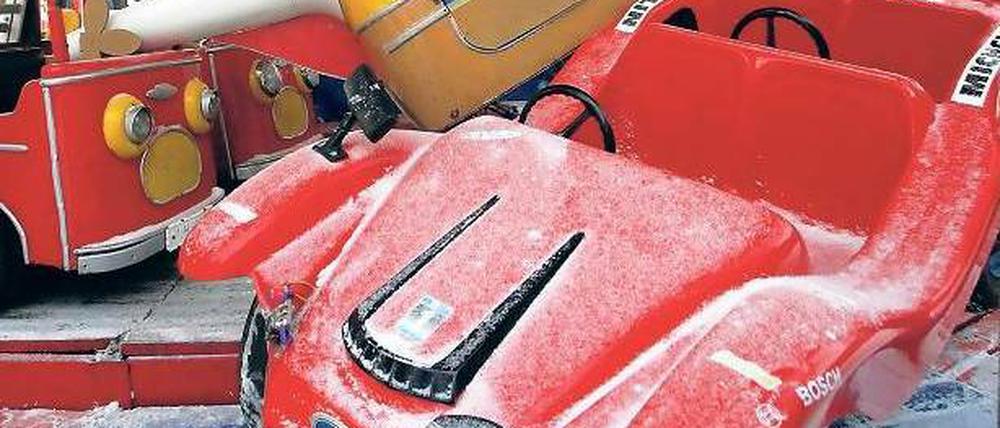 Abgeschaltet. Das Karussell auf dem Weihnachtsmarkt ist 65 Jahre alt. Foto: ddp