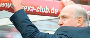 Das große Rutschen in Wolfsburg hat längst auch Dieter Hoeneß erfasst. Seine Bilanz ist besorgniserregend. Foto: dpa