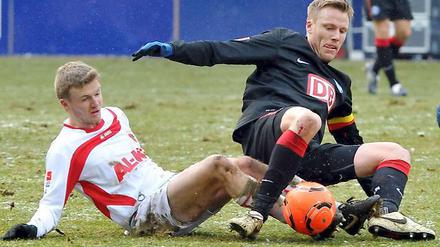 Christian Lell rügte die jeweils zwei Platzverweise für beide Teams.