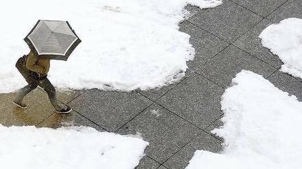 Orientierungshilfe. Der Finanzminister verspricht mehr Transparenz für Anleger. Foto: dpa
