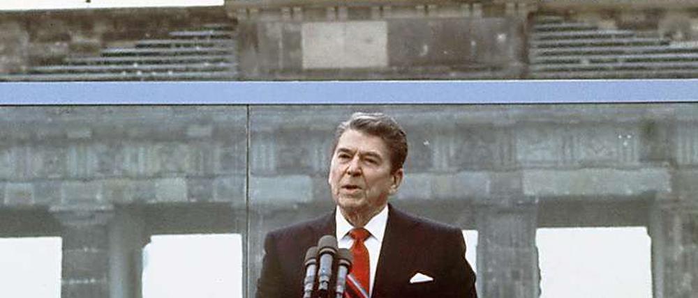 Herr Gorbatschow, reißen Sie diese Mauer ein. Ronald Reagan 1987 in Berlin 