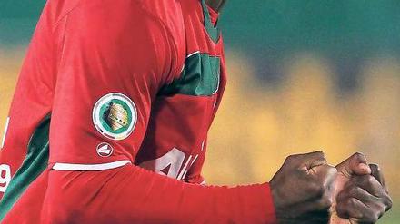 Kraftvoll erfolgreich. Nando Rafael ist mit neun Toren in dieser Saison für den ersten Tabellenplatz des FC Augsburg mitverantwortlich. 
