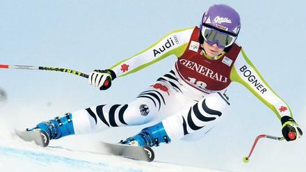 Im Wohnzimmer der Rivalin. Maria Riesch hat auf neuen Ski die ersten Abfahrten von Lake Louise gewonnen. Foto: AFP