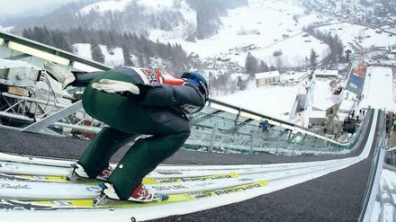 Wo springen sie denn? Dass Athleten bei Olympia 2018 in Partenkirchen über die Schanze rutschen, wird unwahrscheinlicher. 