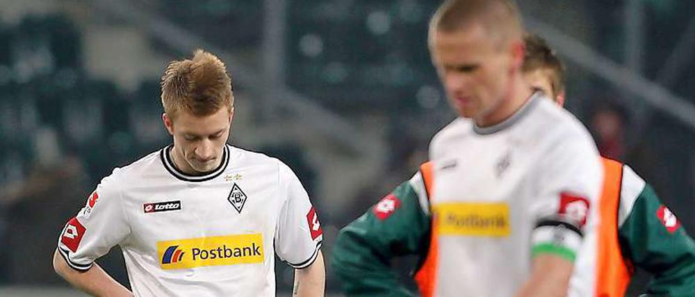 Hängende Köpfe bei den Spielern von Borussia Mönchengladbach