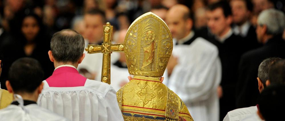 Papst Benedikt XVI. im Petersdom.