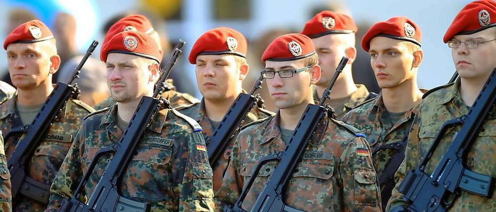 Die Bundeswehr wird kleiner - und künftig eine Freiwilligen-Armee.