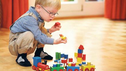Beliebt bei Kindern: Holzspielzeug. Es enthält aber häufig gesundheitsgefährdende Stoffe, hat die Stiftung Warentest ermittelt. Foto: Imago