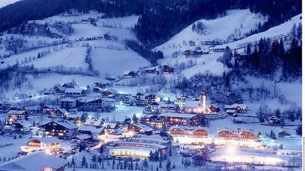 Traum in Weiß. So beschaulich präsentiert sich Bad Kleinkirchheim im Winterkleid. Und meist ist zu Weihnachten auf Frau Holle Verlass. Foto: mauritius images