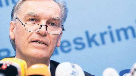 Deutsche Ermittler sind auf dem Weg nach Griechenland, sagte der Chef des Bundeskriminalamtes Jörg Ziercke am Mittwoch vor der Presse in Wiesbaden. 