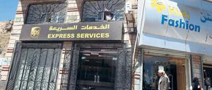 Ausgangspunkt Sanaa. Das Bild zeigt ein Büro des amerikanischen Postkonzerns UPS im Jemen. UPS beförderte verdächtige Pakete. Vom Jemen wird nun gefordert, mehr gegen den Al-Qaida-Zweig im Land zu tun. Foto: Khaled Abdullah/Reuters