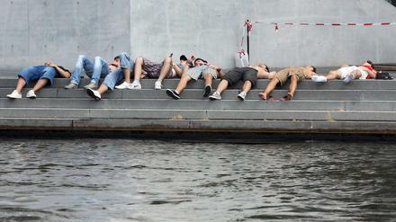 In Zukunft sollen sich die Berliner nicht nur an, sondern auch in der Spree entspannen können. Das zumindest erhofft sich Erfinder Ralf Steeg von seinem Projekt "Spree 2011".