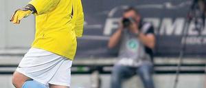 Manfred „Moppes“ Petz, 49 (l.), war von 1978 bis 1995 Torwart in Mainz und absolvierte 42 Zweitligaspiele. Er arbeitet im Außendienst einer Getränkefirma.