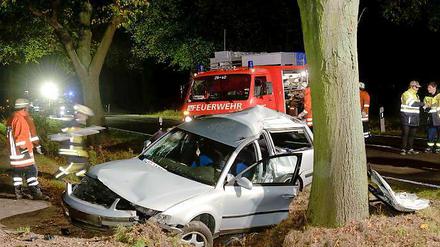Der Fahrer wollte auf der Bundesstraße offenbar einem Tier ausweichen.