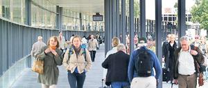 Der Bahnhof am Schönefelder Flughafen liegt schon im Tarifbereich C. 
