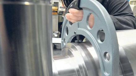 Qualifiziert. Bachelorabsolventen sollen laut einem neuen Regelwerk auf einer Stufe mit Industriearbeitern stehen, die Fachschulabschluss und Berufserfahrung haben.
