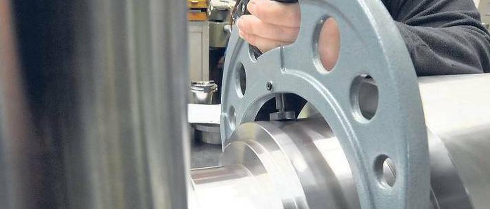 Qualifiziert. Bachelorabsolventen sollen laut einem neuen Regelwerk auf einer Stufe mit Industriearbeitern stehen, die Fachschulabschluss und Berufserfahrung haben.