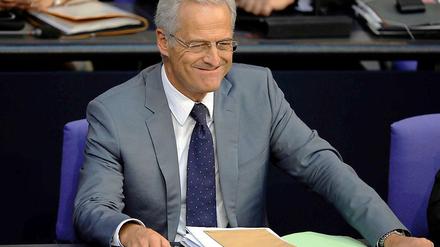 Auf den Zug aufgesprungen: Jetzt kritisiert auch Bundesverkehrsminister Peter Ramsauer (CSU) die Kollegen von der baden-württembergischen Landesregierung wegen "Stuttgart 21".