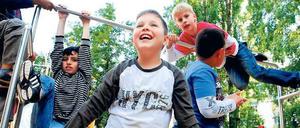 Gute Momente. Eine Kindergruppe des Kinderschutzbundes Wedding tobt auf dem Spielplatz in der Liebenwalder Straße.