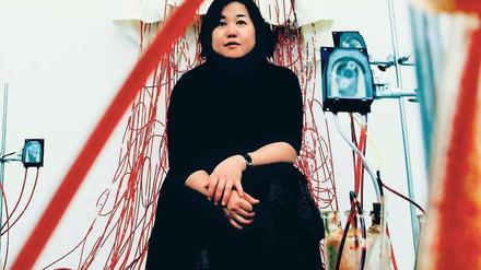 Netzwerkerin. Shiota macht eine Infusionspumpe zur Kunst. 