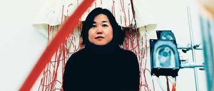 Netzwerkerin. Shiota macht eine Infusionspumpe zur Kunst. 