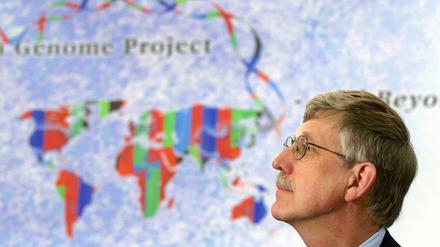 Kopf hoch. Die Berufung des christlichen Genetikers Francis Collins, 60, zum Chef der Nationalen Gesundheitsinstitute hat US-Präsident Barack Obama auch Kritik eingetragen.