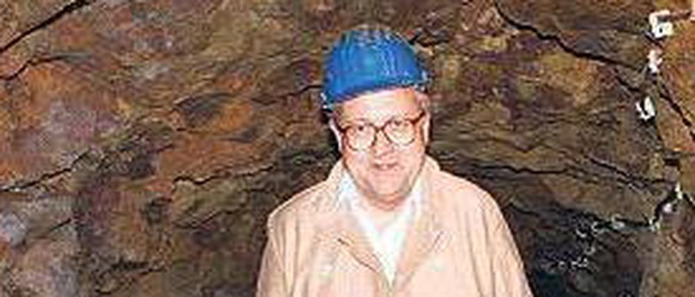 Rainer Brüderle, hier vor zwölf Jahren in den Edelsteinminen des Steinkaulenbergs in Rheinland-Pfalz, überlegt derzeit, was es zu verteilen gibt. 