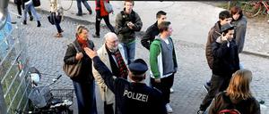 Kein Durchgang. Der Bahnhof Ostkreuz musste am Donnerstagabend für mehrere Stunden gesperrt werden.
