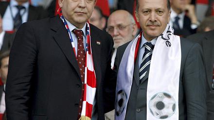Fußballliebhaber. Erdogan bei der EM 2008 beim Spiel gegen Kroatien. An seiner Seite Kroatiens damaliger Premier Ivo Sanader.