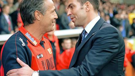 Union-Trainer Uwe Neuhaus (l.) und Hertha-Trainer Markus Babbel.