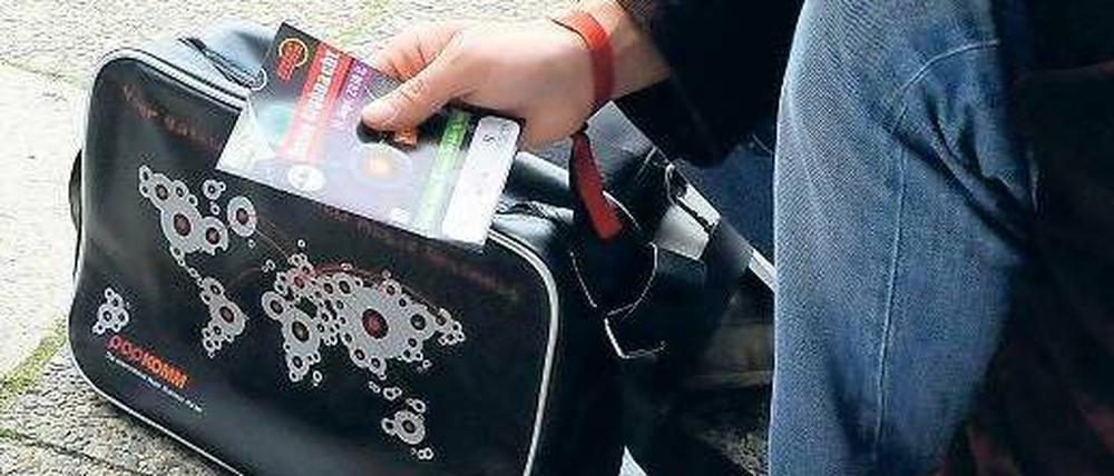 Laut Veranstalter gab es auf der Messe 420 Stände – gefühlt waren es bloß 40. In der Eingangshalle des Flughafens war noch Platz für Ideen. Foto: Imago