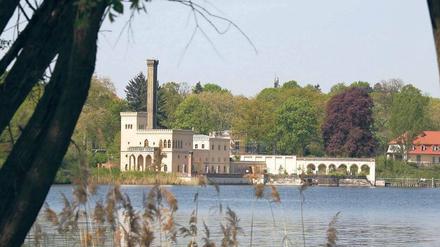 Unverbautes Idyll. Unweit der historischen Meierei am Jungfernsee ist eine Bootsmarina mit vier Stegen geplant – zum Ärger der Anwohner und des Schlösserchefs Dorgerloh.