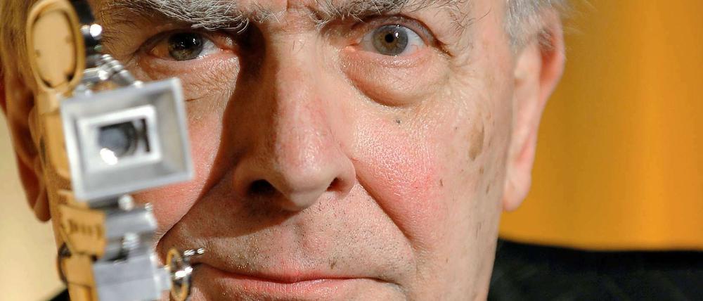 Claude Chabrol 2009 mit der Goldenen Berlinale Kamera.