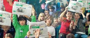 An die Arbeit. Nachwuchsjournalisten haben bei der Kinderakademie des Tagesspiegels bereits das Zeitungsmachen geübt. 