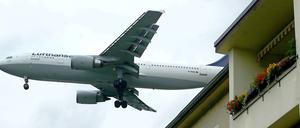 Lufthansa-Maschine im Anflug auf Tegel.