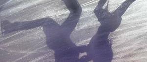 Schatten auf dem Eis. Sexueller Missbrauch oder sexuelle Belästigung ist auch im Sport ein großes Thema, beim Eiskunstlauf genauso wie bei anderen Verbänden.