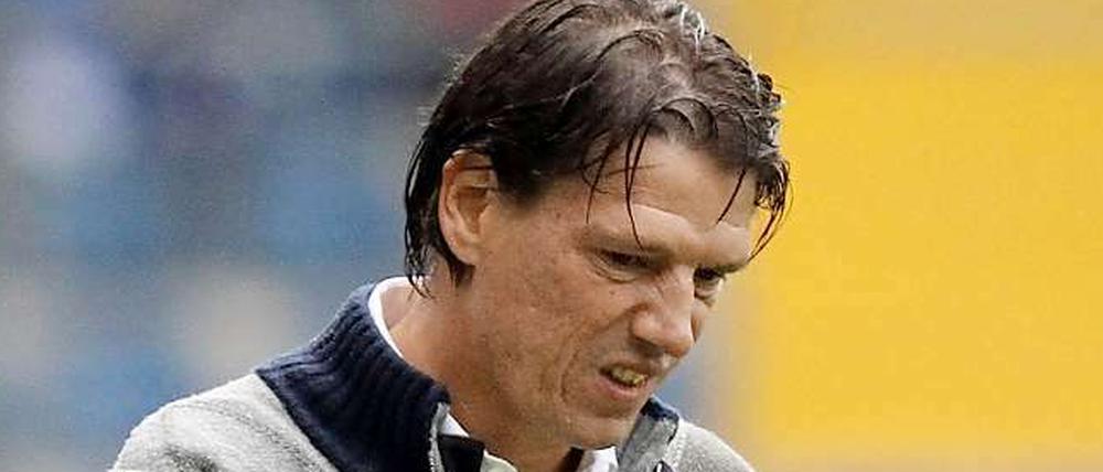 Er schwingt die Faust: Der Neuköllner Christian Ziege kommt mit Arminia Bielefeld am Sonntag in seine alte Heimat Berlin, um endlich in der Zweiten Liga zu punkten.