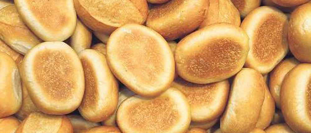 Restekiste. Jedes Jahr bleiben in Deutschland rund 80 000 Tonnen Brot und Brötchen übrig. Teurer werden sie bald trotzdem. Foto: