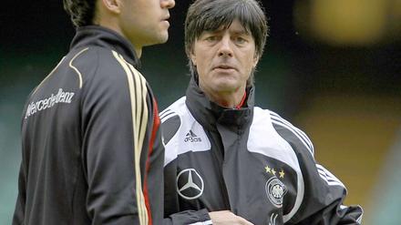 Joachim Löw plant derzeit noch ohne Michael Ballack.