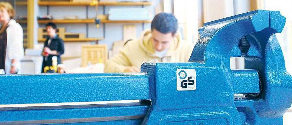 Start ins Berufsleben. Am 1. September beginnt das neue Ausbildungsjahr. Auch jetzt werden noch viele Lehrstellen von Senat und Arbeitsagenturen gefördert.