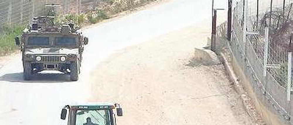 Heißes Terrain. Israelische Soldaten patrouillieren im Grenzgebiet zum Libanon. Hier hat sich am Dienstag einer der blutigen Zwischenfälle ereignet.