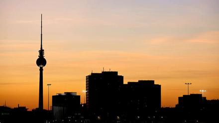 Die Sonne sinkt langsam in den Berliner Horizont. Wie wird die Stadt im Jahr 2050 aussehen?