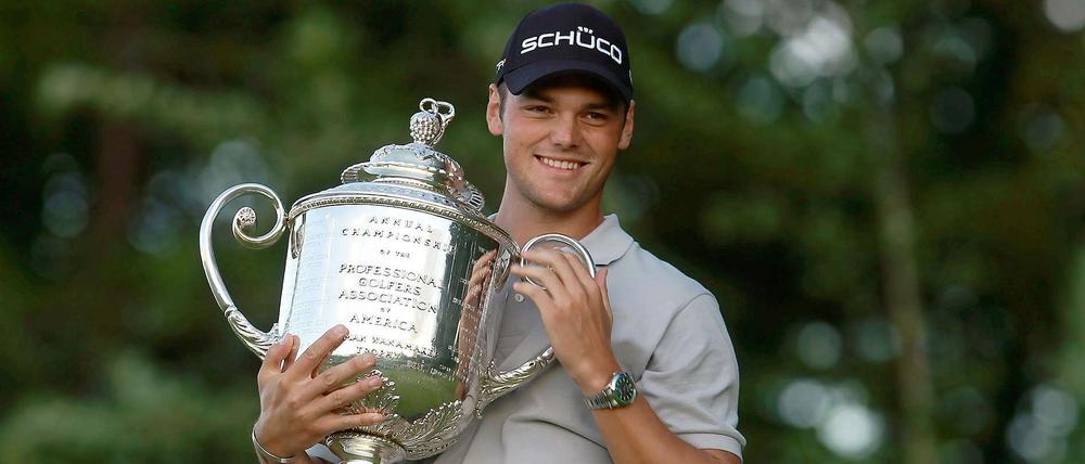Martin Kaymer mit der Wanamaker-Trophy.