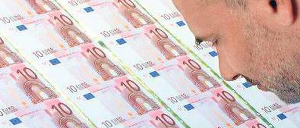 Lizenz zum Gelddrucken. 16 EU-Unternehmen dürfen Europas Scheine drucken. Die Bundesbank nutzt die Konkurrenz. 