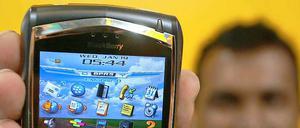 Topmodern, aber anfällig für Lauschangriffe: Die Smartphones, internetfähige Handys der neusten Generation.