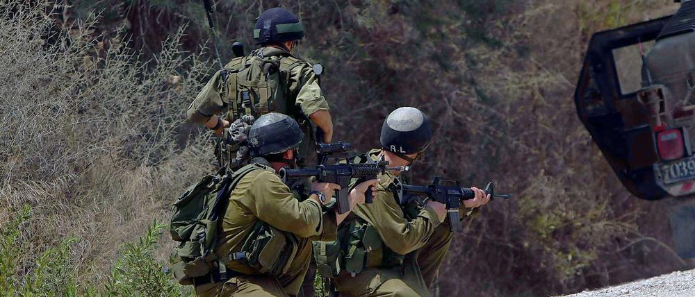 Israelische Truppen an der Grenze zum Libanon.